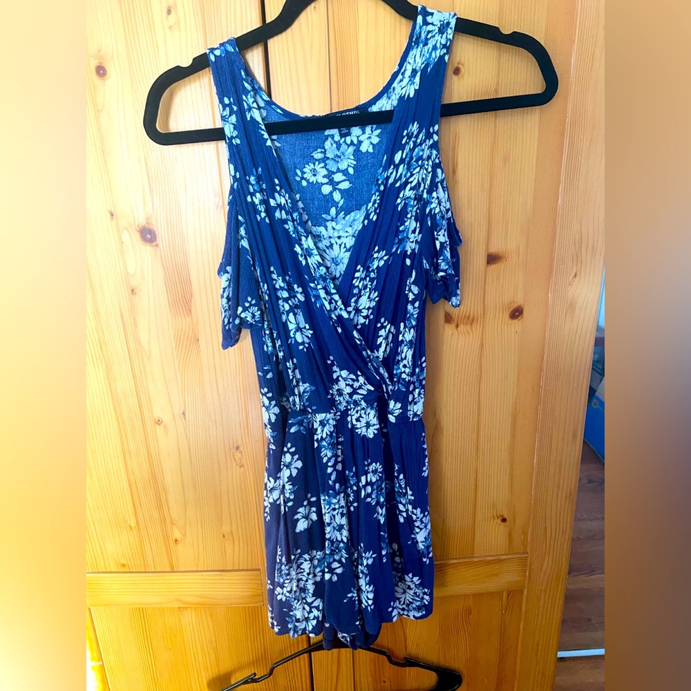 Romper WITH pockets; One Clothing Los Angeles, Blue with White Flowers, V neck